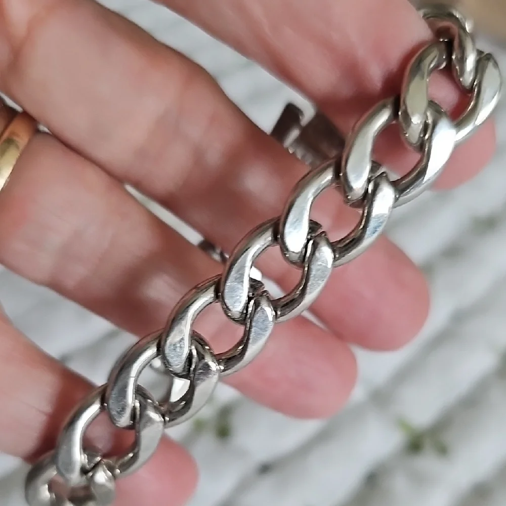 Elegant Silver Chain Bracelet